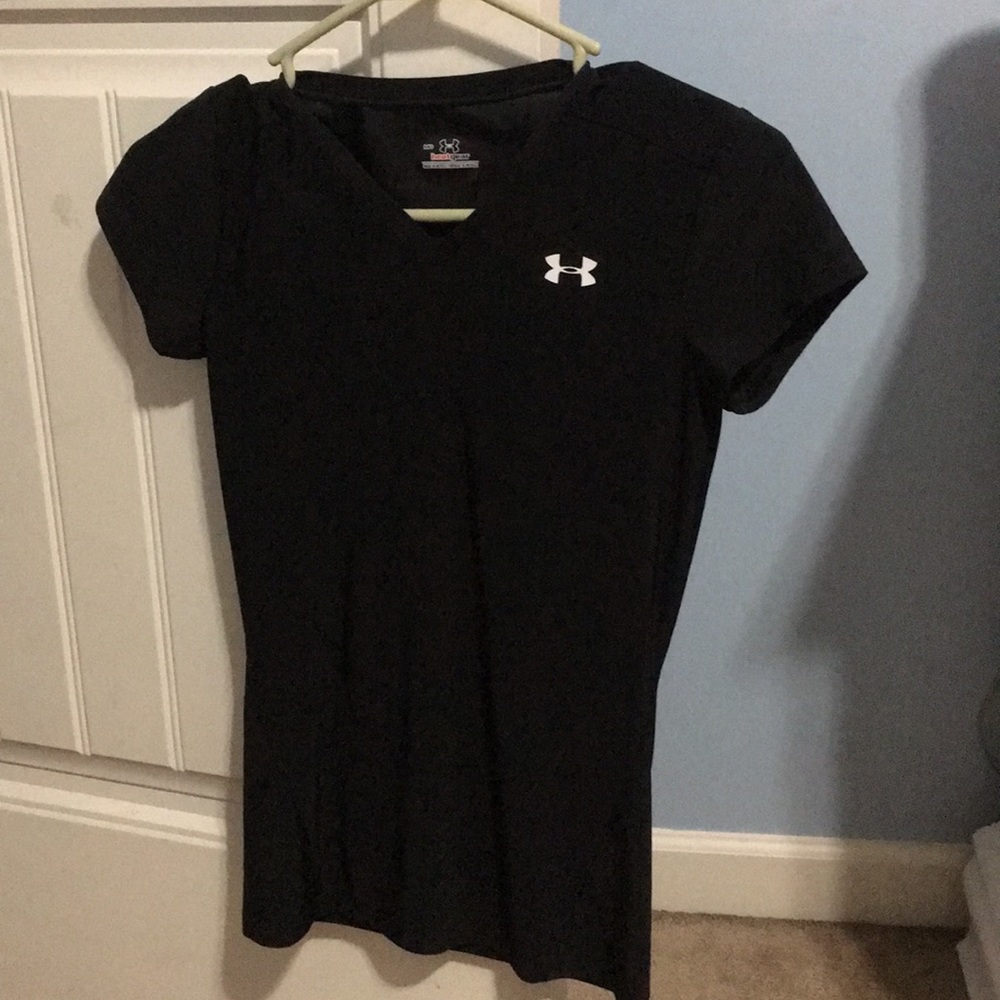 A under armour t-shirt, size- medium